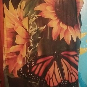 🌻🌻sunflower shaw🌻🌻